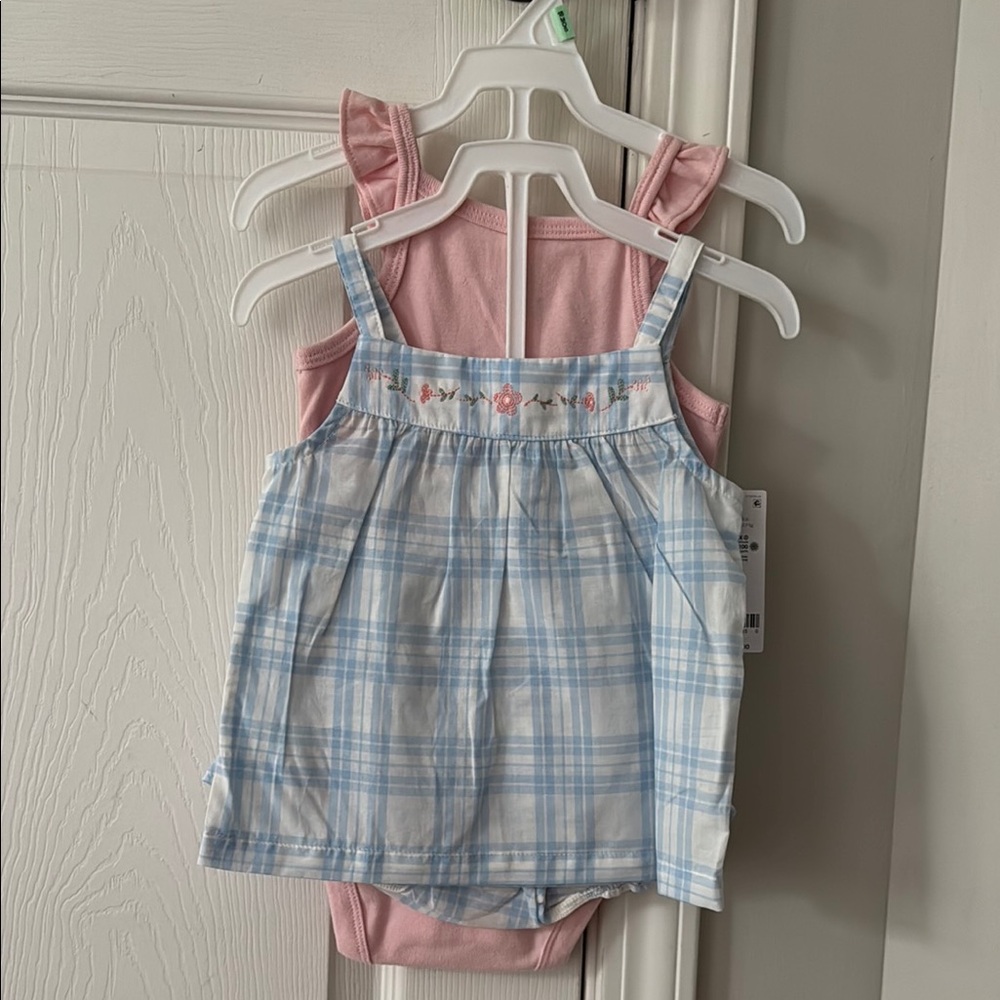 NWT Carter’s 18M Three Piece Baby Outfit